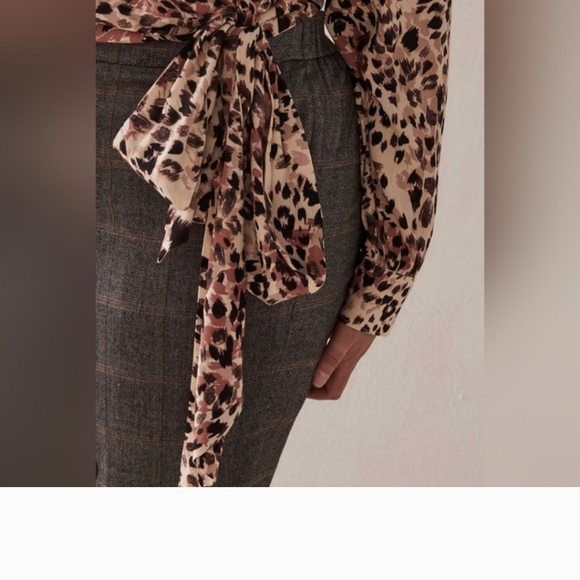 Nwt Gorgeous Reitmans wrap style blouse sz.2xl - Picture 15 of 15